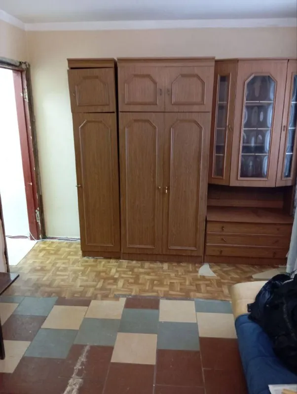 ‼️Аренда ! Пр. Ильича‼️
Сдам, 2х, этажность 2/5, ильича.
Вода по графику, газовая колонка! Нет холодильника
Комнаты смежные.
Рядом остановки, магазины, школы
Цена 14,000р +коммуналка, залог
Берут с детьми.
Не военных, без животных
+79493268382 Виктория ан - фотография - 9