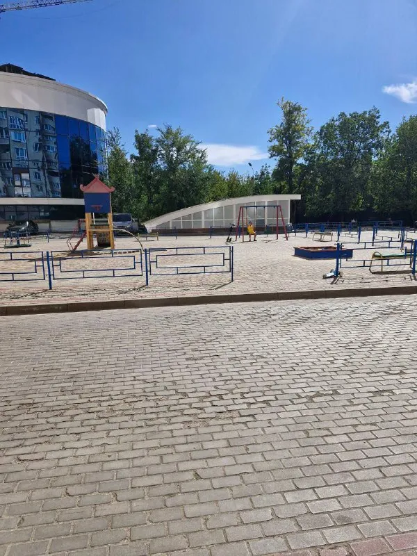 Продам трёхкомнатную квартиру
Квартира построена в новострое
🌇Город донецк, куйбышевский район, ул. Бестужева. 📌
✅Этажность 2/15ти.
✅Консьерж, 2 лифта, фойе во дворе.
✅Просторная красивая квартира, качественный ремонт.
✅Натяжные потолки.
👍Общая площадь 98,2кв. М.
✅Есть гардеробная.
✅Отлично месторасположение, детская площадка у дома, рядом дк, магазины, супермаркеты и т. Д
💰Стоимость 16 500 000 ₽
📲☎️+79494181407 Галина ан
🛫Подписаться | дать объявление
📲Наш max - фотография - 1