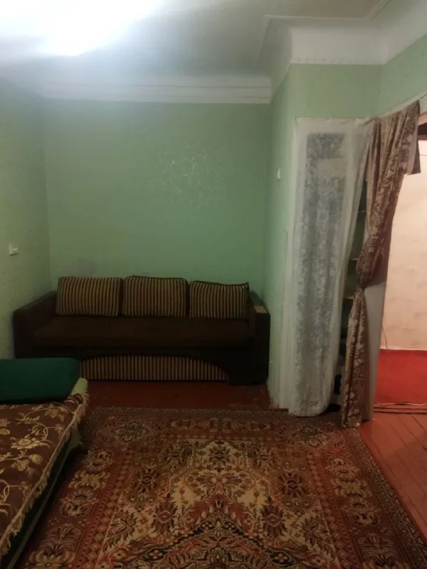Здравствуйте! Сдам в центре однокомнатную квартиру по улице сеченова, г. Харцызск. Находится в пятиэтажном доме.
В пешей доступности садик, школа и все необходимые бытовые магазины. Прошу вас обратить внимание, в квартире нет стиральной машины и холодильника. В перспективе сдаётся на долгий срок.
Все вопросы в лс или по указанному номеру телефона.
Цена: 15т + коммун. Услуги.
Контакты: +7 993 64-58-17 - фотография - 5