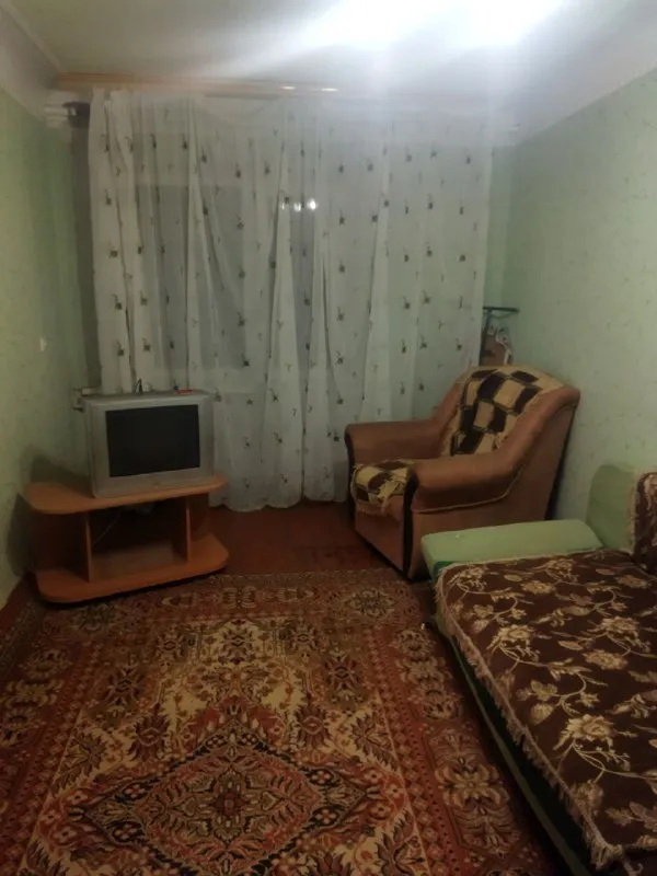 Здравствуйте! Сдам в центре однокомнатную квартиру по улице сеченова, г. Харцызск. Находится в пятиэтажном доме.
В пешей доступности садик, школа и все необходимые бытовые магазины. Прошу вас обратить внимание, в квартире нет стиральной машины и холодильника. В перспективе сдаётся на долгий срок.
Все вопросы в лс или по указанному номеру телефона.
Цена: 15т + коммун. Услуги.
Контакты: +7 993 64-58-17 - фотография - 6