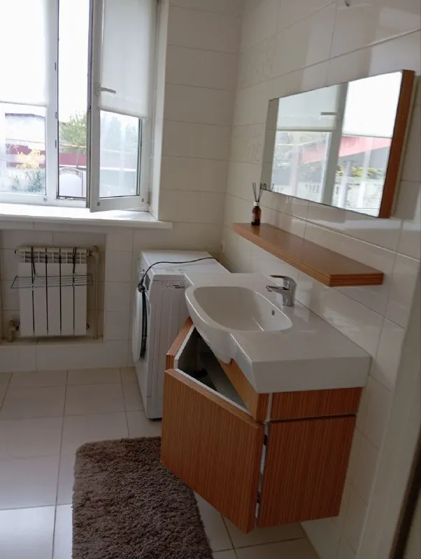 🏡Продаётся 3-трехкомнатная квартира
🌇Город: донецк днр
🏙️Район: будённовский
🗺Улица келлера, 30а
• Квартира находится на первом этаже
• Автономное отопление
• Выполнен качественный ремонт
• Теплый пол в кухне и ванной комнате
• В комнатах на полу ламинат
• Своя скважина
• Горячая и холодная вода круглосуточно
• Квартира продаётся с мебелью и бытовой техникой
• Закрытый двор, автоматические ворота, видеонаблюдение, есть парковочное место
• Рядом автостанция, рынок, школа детский садик
• Документы готовы
🔥Собственник
💴Цена: 7🍋650.000 рублей
☎️+7(949) 415-72-12 Елена
📨Подписаться - фотография - 8