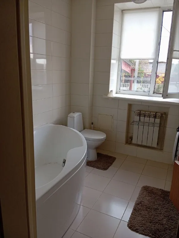🏡Продаётся 3-трехкомнатная квартира
🌇Город: донецк днр
🏙️Район: будённовский
🗺Улица келлера, 30а
• Квартира находится на первом этаже
• Автономное отопление
• Выполнен качественный ремонт
• Теплый пол в кухне и ванной комнате
• В комнатах на полу ламинат
• Своя скважина
• Горячая и холодная вода круглосуточно
• Квартира продаётся с мебелью и бытовой техникой
• Закрытый двор, автоматические ворота, видеонаблюдение, есть парковочное место
• Рядом автостанция, рынок, школа детский садик
• Документы готовы
🔥Собственник
💴Цена: 7🍋650.000 рублей
☎️+7(949) 415-72-12 Елена
📨Подписаться - фотография - 9