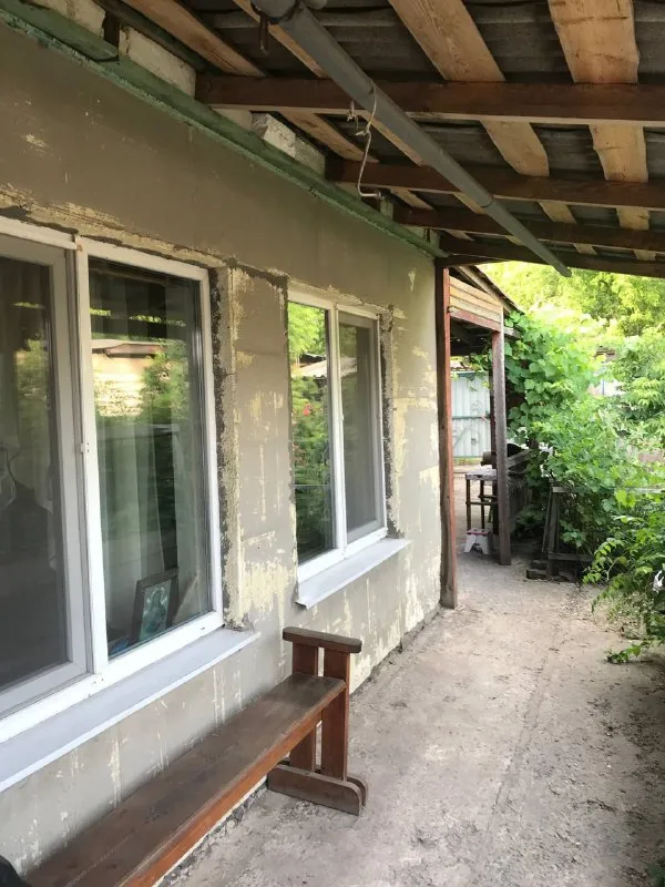 Продам 4х комнатный дом 100 м2
Дом продается от собственника❗️

🌇Донецк, кировский район, текстильщик останоака шахта 29 ул. Леси украинки📌

✅С капитальным ремонтом
✅Все коммуникации новые: крыша, окна, полы выровненны и утеплены вместе со стенами
✅Кухня 14 м2, с/у в доме
🅿Гараж на две машины,
Беседка, вольер.
👍8 Соток земли
☎️+79493314337
📲☎️+79185343539 Телеграмм юлия владимировна собственник

🛫Подписаться  |  дать объявление
📲Наш max - фотография - 2
