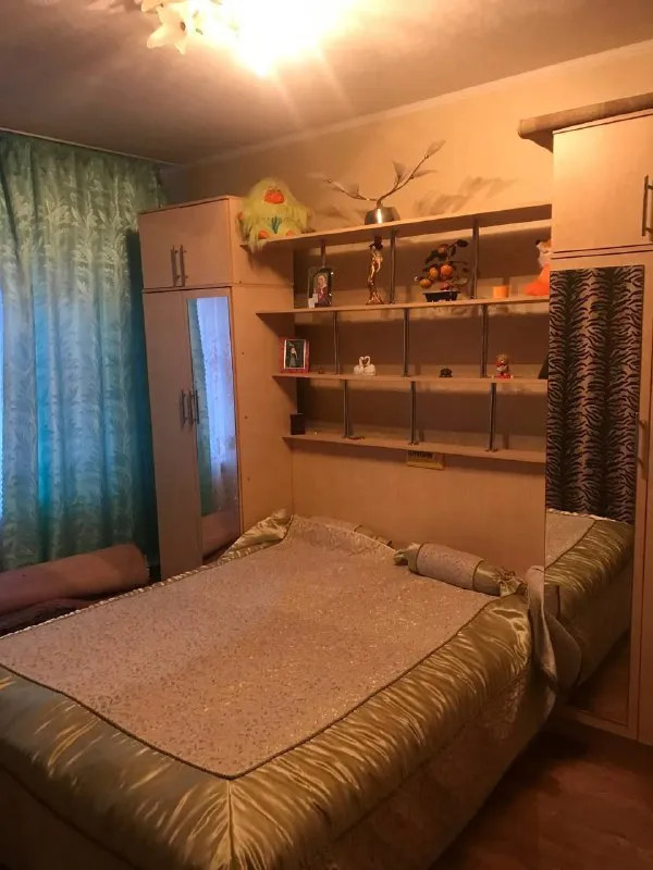 Продам 4х комнатный дом 100 м2
Дом продается от собственника❗️

🌇Донецк, кировский район, текстильщик останоака шахта 29 ул. Леси украинки📌

✅С капитальным ремонтом
✅Все коммуникации новые: крыша, окна, полы выровненны и утеплены вместе со стенами
✅Кухня 14 м2, с/у в доме
🅿Гараж на две машины,
Беседка, вольер.
👍8 Соток земли
☎️+79493314337
📲☎️+79185343539 Телеграмм юлия владимировна собственник

🛫Подписаться  |  дать объявление
📲Наш max - фотография - 5