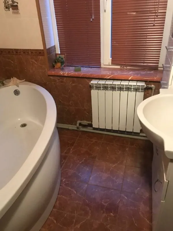Продам 4х комнатный дом 100 м2
Дом продается от собственника❗️

🌇Донецк, кировский район, текстильщик останоака шахта 29 ул. Леси украинки📌

✅С капитальным ремонтом
✅Все коммуникации новые: крыша, окна, полы выровненны и утеплены вместе со стенами
✅Кухня 14 м2, с/у в доме
🅿Гараж на две машины,
Беседка, вольер.
👍8 Соток земли
☎️+79493314337
📲☎️+79185343539 Телеграмм юлия владимировна собственник

🛫Подписаться  |  дать объявление
📲Наш max - фотография - 9