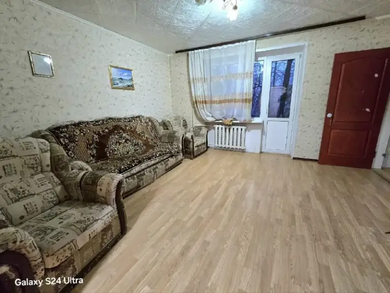 Сдаю просторную 4х комнатную квартиру в жилом состоянии с мебелью, но без техники!
🌇Г. Донецк, кировский район, текстильщик, ул петровского, дом 99а, ориентир школа 88.📌
Квартира расположена на 2 м этаже в 9ти этажном доме возле школы 88
📷Фото, описание соответствует!
📲☎️+7949 4513060, Александр топ риелтор днр
🛫Подписаться | дать объявление
📲Наш max - фотография - 1