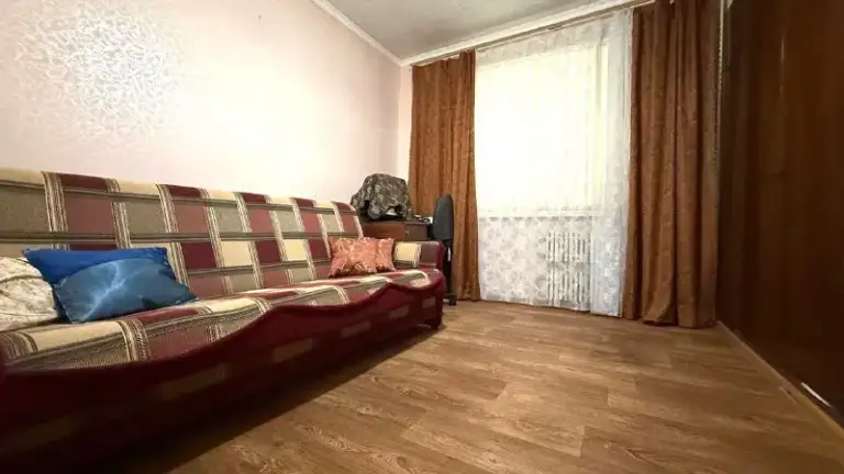 Эксклюзивное предложение❗️
Продается 2х комнатная квартира.

🌇Донецк, кировский район, м-рн текстильщик, ул высоцкого. 📌

✅Общая площадь 50м2.
✅Этаж 4\9.
✅Состояние жилое, окна пластик, комнаты раздельные.
✅Школа и детский сад рядом.  

💰Цена 3.500.000 ₽ + комиссия ан.

📲☎️+79493170115 – Подробности и просмотр!

🛫Подписаться  |  дать объявление
📲Наш max - фотография - 1