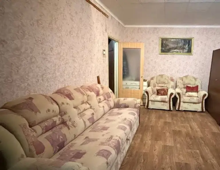Эксклюзивное предложение❗️
Продается 2х комнатная квартира.

🌇Донецк, кировский район, м-рн текстильщик, ул высоцкого. 📌

✅Общая площадь 50м2.
✅Этаж 4\9.
✅Состояние жилое, окна пластик, комнаты раздельные.
✅Школа и детский сад рядом.  

💰Цена 3.500.000 ₽ + комиссия ан.

📲☎️+79493170115 – Подробности и просмотр!

🛫Подписаться  |  дать объявление
📲Наш max - фотография - 2