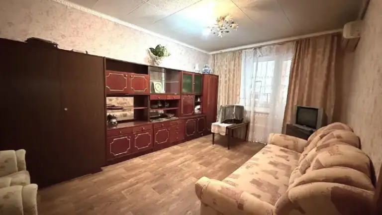 Эксклюзивное предложение❗️
Продается 2х комнатная квартира.

🌇Донецк, кировский район, м-рн текстильщик, ул высоцкого. 📌

✅Общая площадь 50м2.
✅Этаж 4\9.
✅Состояние жилое, окна пластик, комнаты раздельные.
✅Школа и детский сад рядом.  

💰Цена 3.500.000 ₽ + комиссия ан.

📲☎️+79493170115 – Подробности и просмотр!

🛫Подписаться  |  дать объявление
📲Наш max - фотография - 3