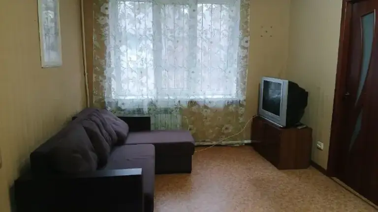 Продам 2х комн. Квартиру на пос. Победа, кировский р-н донецка (ориентир ул. Замоскворечная / памирская). 1й этаж 2х этажного дома. Жилое состояние. Мебель / техника остаются. Решетки на окнах. Рядом остановка трамвая – 5, 8, 13, парк коксохим
Цена 1 700 000руб
Ан анна +7 949 470 04 83 (феникс)
+7 949 796 89 69 (Миранда) - фотография - 2