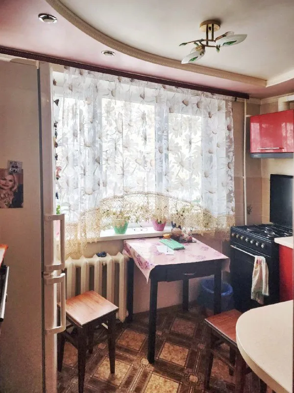 Продам двухкомнатную квартиру

🌇Днр г. Кировское, микрорайон молодёжный. 📌

🔥Продажа с мебелью и техникой — «заходи и живи»

💰​Цена квартиры: 3,5 млн. ₽

✅Площадь 42,5м², 2 этаж.
​👍Идеальный вариант для тех, кто хочет заехать сразу после сделки или ищет готовый объект под аренду без дополнительных вложений.
​О квартире и планировке:
​✅Две изолированные комнаты.
🎁​Бонус: имеется вместительная кладовая — отлично подойдет для хранения вещей или домашних. .. Й и долгов. ​полная готовность к быстрому выходу на сделку.

​Звоните, чтобы договориться о просмотре. Показ в удобное для вас время!🕖
📲☎️8 (949) 493-03-57 - Любовь николаевна -
Принимает только звонки, в соцсетях нет.

🛫Подписаться  |  дать объявление
📲Наш max - фотография - 7