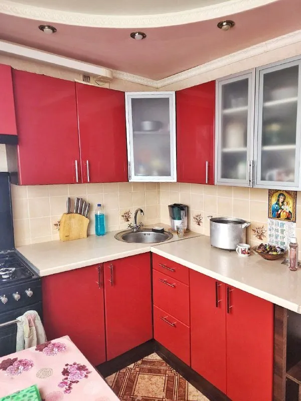 Продам двухкомнатную квартиру

🌇Днр г. Кировское, микрорайон молодёжный. 📌

🔥Продажа с мебелью и техникой — «заходи и живи»

💰​Цена квартиры: 3,5 млн. ₽

✅Площадь 42,5м², 2 этаж.
​👍Идеальный вариант для тех, кто хочет заехать сразу после сделки или ищет готовый объект под аренду без дополнительных вложений.
​О квартире и планировке:
​✅Две изолированные комнаты.
🎁​Бонус: имеется вместительная кладовая — отлично подойдет для хранения вещей или домашних. .. Й и долгов. ​полная готовность к быстрому выходу на сделку.

​Звоните, чтобы договориться о просмотре. Показ в удобное для вас время!🕖
📲☎️8 (949) 493-03-57 - Любовь николаевна -
Принимает только звонки, в соцсетях нет.

🛫Подписаться  |  дать объявление
📲Наш max - фотография - 8