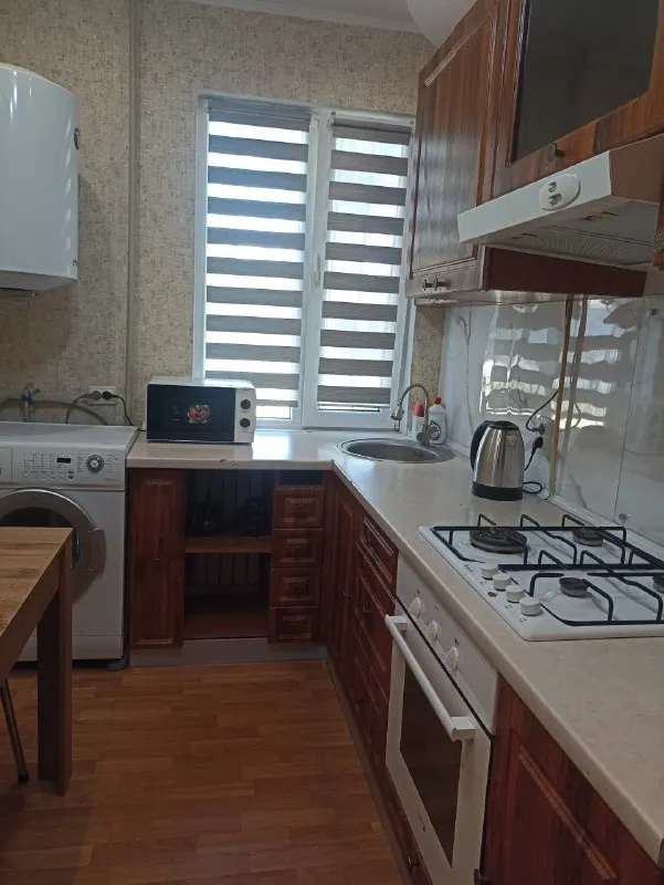 Квартиры посуточно, сдам 2-х комнатную квартиру

📍Харцызск, центр. Уютная квартира после ремонта! В квартире есть все для комфортного проживания:
- Вода круглосуточно❗️❗️❗️
- Холодильник, стиральная машинка, микроволновка
- Смарт тв, wi-fi
- Полотенца, постельное бельё, тапки, посуда.
- Двухспальная кровать
- Два раскладывающихся дивана
- Утюг, фен, сушка для белья, гладилка
- Кондиционер
✅ Курение в квартире категорически запрещено❗️❗️❗️
✅ Квартира не сдаётся для проведения вечеринок и других шумных мероприятий.
✅ Есть залоговая сумма(возвращается после уборки)
✔️Отчетные налоговые документы для организаций ❗️
❗️Заезд после 14.00 в любое время
❗️Выезд в 12.00.

Есть залоговая сумма, возвращается после уборки
Тел. ,телеграм:
📞+7(949) 561-40-65❗️

Vk. Com/kv. Posut. Harcyz - фотография - 6