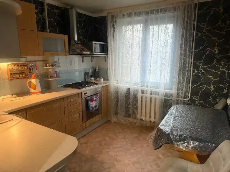 🏡Сдаётся квартира посуточно свежий ремонт все необходимое в квартире есть
3 Этаж
🌇Г. Донецк кировский район
💴Цена: 5.000т сутки
📲+79493548985 Все вопросы по телефону

📨Подписаться - фотография - 4