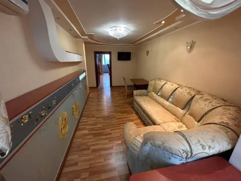 Аренда 3х ком квартиры komfort+ вода кругосуточно-ленинский проспект-рядом трк обжора !
☎️+79494171814
Стройте свое пространство с агентством недвижимости город.
Вы мечтаете - мы реализовываем💫
📍Аренда 3-комнатной квартиры ленинский проспект - микрорайон "звездный"
Вода 💦 круглосуточно
✔️ Уютная квартира-фото соответствует действительности на 100%
✔️ Мебель и бытовая техника в полном объеме для, комфортного и полноценного проживания
✔️ Кондиционеры в каждой комнате
✔️Проведен высокоскоростной интернет 🛜
🏪 Отлично развита инфраструктура : магазины, школы, детские сады, транспортная развязка в любую точку города 🌆 рынок.
Стоимость аренды 60,000 рублей
Услуги агентства по факту вселения при подписании договора.
☎️ +79494171814 - фотография - 8