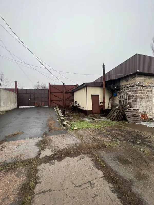 Срочно продается база ❗️

🌇Город донецк, петровский район, улица ревякина 33г📌

✅Производственного назначения, отдельно стоящее здание, огорожено бетонным забором.
✅Помещение 200м кв. , имеет 50м кв. Холодильной установки, офисные помещения, складское помещение.
💦Своя скважина, центральная канализация
⚡Электричество 50 киловатт+, интернет, видеонаблюдение, пожарная сигнализация проведены.
✅Евро ремонт.
💰Цена: 21.000.000 ₽, торг есть.

Телефон для связи:
📲☎️+79493614623 Сергей.

🛫Подписаться  |  дать объявление
📲Наш max - фотография - 3