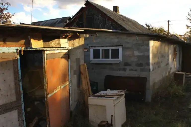 🏡Продаётся дом в куйбышевском районе
🌇Город: донецк днр
🗺Посёлок октябрьский, ориентир остановка жукова

• Общая площадь дома–51 м2

• Жилое состояние
• Печное отопление
• Газ идёт по улице
• Санузел в доме
• Участок 5–соток не приватизированной земли
• Бетонный забор
• На территории есть гараж
• Возможна продажа с использованием материнского капитала
• Документы готовы
🔥Собственник

💴Цена: 1🍋400.000 рублей
📍Торг
☎️+7(949) 509-58-20 Евгений

📨Подписаться - фотография - 2