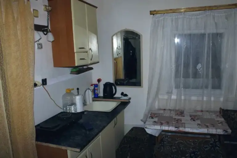 🏡Продаётся дом в куйбышевском районе
🌇Город: донецк днр
🗺Посёлок октябрьский, ориентир остановка жукова

• Общая площадь дома–51 м2

• Жилое состояние
• Печное отопление
• Газ идёт по улице
• Санузел в доме
• Участок 5–соток не приватизированной земли
• Бетонный забор
• На территории есть гараж
• Возможна продажа с использованием материнского капитала
• Документы готовы
🔥Собственник

💴Цена: 1🍋400.000 рублей
📍Торг
☎️+7(949) 509-58-20 Евгений

📨Подписаться - фотография - 6