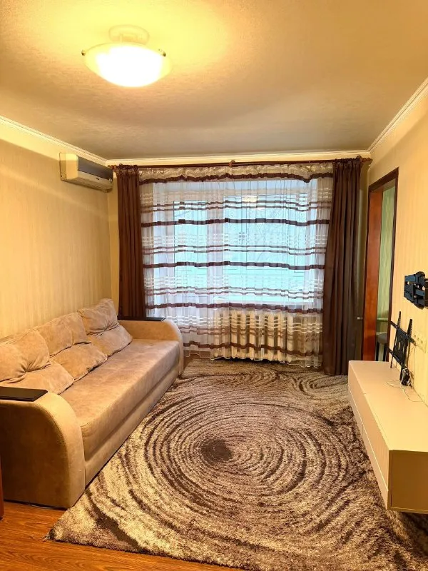 🏡Продаётся 2-двухкомнатная квартира
🌇Город: донецк днр
🏙️Район: ворошиловский
🗺Улица университетская, изумруд

• Этажность–2/5 жилого дома
• Общая площадь–44 м2

• В квартире остается вся мебель и бытовая техника, новый холодильник и стиральная машина
• Стоит накопительная система с хорошим насосом
• Газовая колонка, вода горячая круглосуточно
• Рядом парк кованых фигур
• Хорошая транспортная развязка
🔥Собственник

💴Цена: 5🍋700.000 рублей
📍Торг
☎️+7(949) 560-94-86

📨Подписаться - фотография - 2