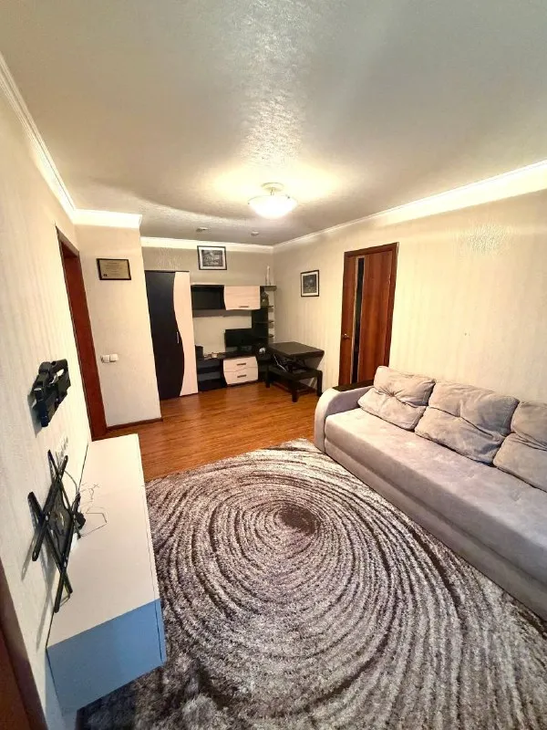 🏡Продаётся 2-двухкомнатная квартира
🌇Город: донецк днр
🏙️Район: ворошиловский
🗺Улица университетская, изумруд

• Этажность–2/5 жилого дома
• Общая площадь–44 м2

• В квартире остается вся мебель и бытовая техника, новый холодильник и стиральная машина
• Стоит накопительная система с хорошим насосом
• Газовая колонка, вода горячая круглосуточно
• Рядом парк кованых фигур
• Хорошая транспортная развязка
🔥Собственник

💴Цена: 5🍋700.000 рублей
📍Торг
☎️+7(949) 560-94-86

📨Подписаться - фотография - 3