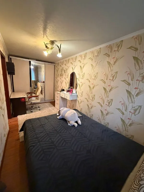 🏡Продаётся 2-двухкомнатная квартира
🌇Город: донецк днр
🏙️Район: ворошиловский
🗺Улица университетская, изумруд

• Этажность–2/5 жилого дома
• Общая площадь–44 м2

• В квартире остается вся мебель и бытовая техника, новый холодильник и стиральная машина
• Стоит накопительная система с хорошим насосом
• Газовая колонка, вода горячая круглосуточно
• Рядом парк кованых фигур
• Хорошая транспортная развязка
🔥Собственник

💴Цена: 5🍋700.000 рублей
📍Торг
☎️+7(949) 560-94-86

📨Подписаться - фотография - 4