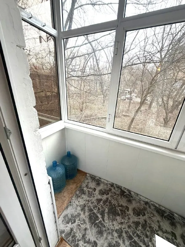 🏡Продаётся 2-двухкомнатная квартира
🌇Город: донецк днр
🏙️Район: ворошиловский
🗺Улица университетская, изумруд

• Этажность–2/5 жилого дома
• Общая площадь–44 м2

• В квартире остается вся мебель и бытовая техника, новый холодильник и стиральная машина
• Стоит накопительная система с хорошим насосом
• Газовая колонка, вода горячая круглосуточно
• Рядом парк кованых фигур
• Хорошая транспортная развязка
🔥Собственник

💴Цена: 5🍋700.000 рублей
📍Торг
☎️+7(949) 560-94-86

📨Подписаться - фотография - 5