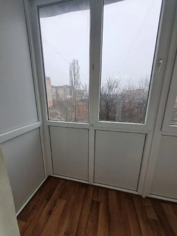 🏡Продам 1-однокомнатную квартиру
🌇Город: донецк днр
🏙️Район: будённовский
🗺Ориентир: площадь будённого, улица октября

• Этажность–3/5 жилого дома

• Квартира после ремонта
• Рядом автостанция, детский садик, школа, банк, магазины
🔥Собственник

💴Цена: 3🍋800.000 рублей
☎️+7(949) 315-22-00 Константин

📨Подписаться - фотография - 5