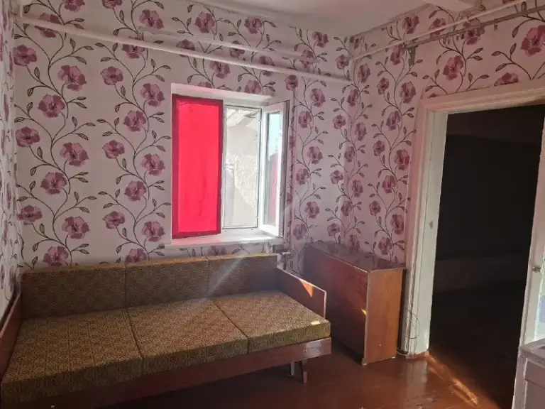 Продам газифицированный дом в с. Марьяновка, старобешевский м. О
Площадь 59 кв. М
Земельный участок 23 сотки
Имеются хозпостройки (подвал, летняя кухня, залит фундамент под гараж)
Удаленность от донецка 5 км. В селе работают детский сад и школа
Стоимость 2300000 руб
Возможен торг
Телефон +79493373866 александр - фотография - 3