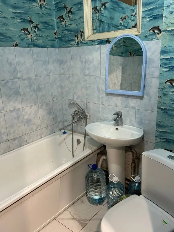 🏡Продаётся 1-однокомнатная квартира
🌇Город: енакиево днр
🗺Квартира находится в самом центре города

• Этажность–3/5 жилого дома

• Сделан хороший ремонт, заезжай и живи
• В шаговой доступности: рынок, магазины, больница, кафе и остановки общественного транспорта
• Так же рядам находятся садик, школа
🔥Продажа от собственника

💴Цена: 1🍋800.000 рублей
☎️+7(949) 485-47-35
☎️+7(949) 493-05-04

📨Подписаться - фотография - 4