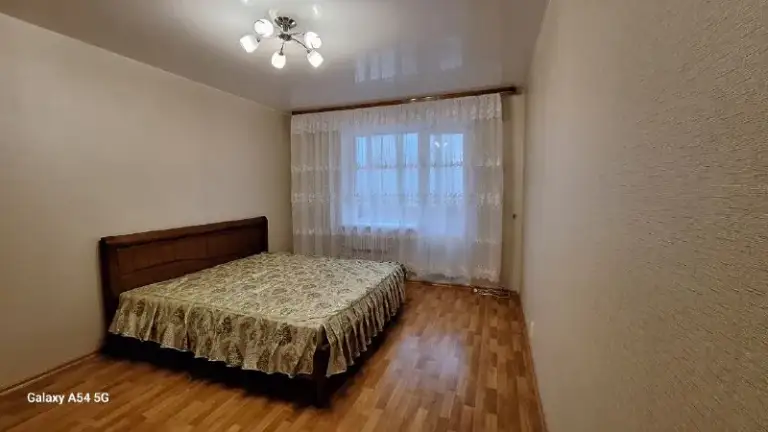 Продажа крупногабаритной 2х комнатной квартиры в кировском районе
Улица высоцкого - микрорайон текстильщик - ледовая арена

Стройте свое пространство с агентством недвижимости город.
Вы мечтаете - мы реализовываем💫

Документы полностью готовы к сделке

📌Общая площадь 51 кв. М
📌2Й этаж из 10
📌Перепланировка узаконена
📌Холодная и горячая вода согласно графику
📌Квартира теплая, не угловая
📌В квартире остается вся мебель и техника
📌Выполнен качественный ремонт во всех комнатах
📌Тихий спокойный двор, детская площадка
📌Во дворе большой храм

Насыщенная инфраструктура: ледовая арена, детские сады, школы, продуктовые магазины, супермаркет.
👌Развитая транспортная развязка в любую точку города. Остановки маршрутного такси в шаговой доступности. Экологически чистый район города.

Стоимость 5 500 000 руб

☎️ +79495138558 - фотография - 2