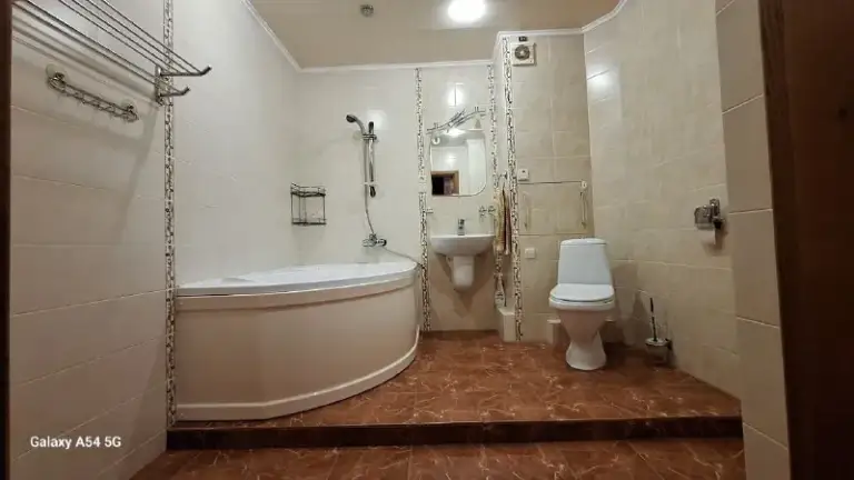Продажа крупногабаритной 2х комнатной квартиры в кировском районе
Улица высоцкого - микрорайон текстильщик - ледовая арена

Стройте свое пространство с агентством недвижимости город.
Вы мечтаете - мы реализовываем💫

Документы полностью готовы к сделке

📌Общая площадь 51 кв. М
📌2Й этаж из 10
📌Перепланировка узаконена
📌Холодная и горячая вода согласно графику
📌Квартира теплая, не угловая
📌В квартире остается вся мебель и техника
📌Выполнен качественный ремонт во всех комнатах
📌Тихий спокойный двор, детская площадка
📌Во дворе большой храм

Насыщенная инфраструктура: ледовая арена, детские сады, школы, продуктовые магазины, супермаркет.
👌Развитая транспортная развязка в любую точку города. Остановки маршрутного такси в шаговой доступности. Экологически чистый район города.

Стоимость 5 500 000 руб

☎️ +79495138558 - фотография - 7
