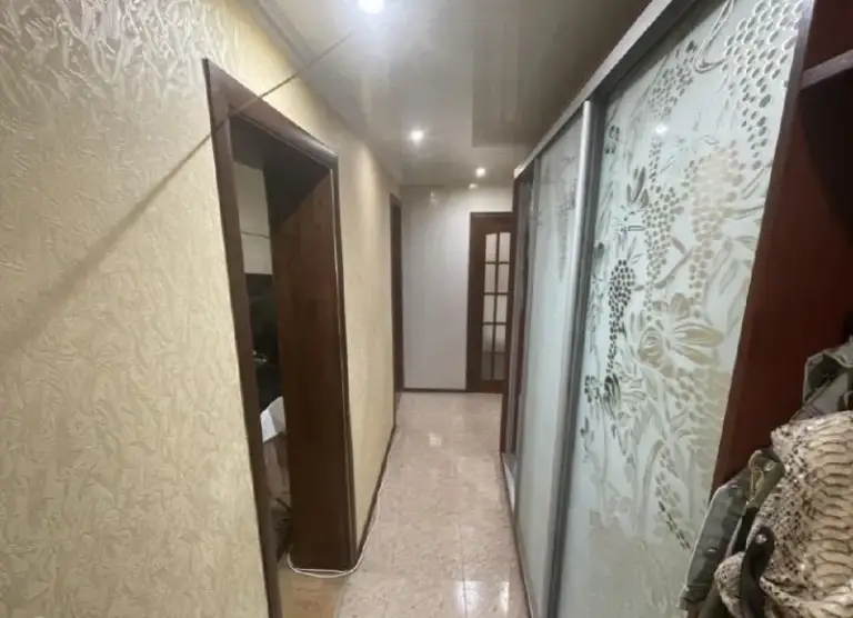 🏡Продаётся 1-однокомнатная квартира
🌇Город: донецк днр
🏙️Район: калининский
🗺Улица харитонова, ориентир гор-гаи
• Этажность–7/9 жилого дома
• Общая площадь–52 м2
• Жилое состояние
• Квартира продаётся с мебелью и бытовой техникой
• Вода по графику
🔥Собственник
💴Цена: 3🍋800.000 рублей
☎️+7(949) 742-86-84
📨Подписаться - фотография - 2