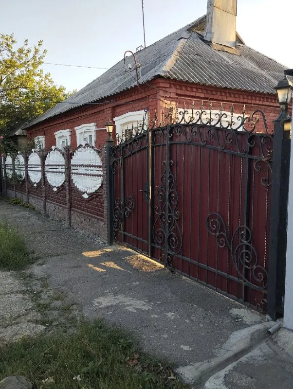 🏡Продам дом в калининском районе
🌇Город: донецк днр
🗺Проспект красногвардейский
Общая площадь дома 125 м2
• Дом газифицированный
• Газовое отопление
• В доме выполнен качественный ремонт
• Санузел в доме
• Вода по графику
• На территории двора есть гараж
🔥Собственник
💴Цена: 8🍋500.000 рублей
☎️+7(949) 347-66-70
📨Подписаться - фотография - 1