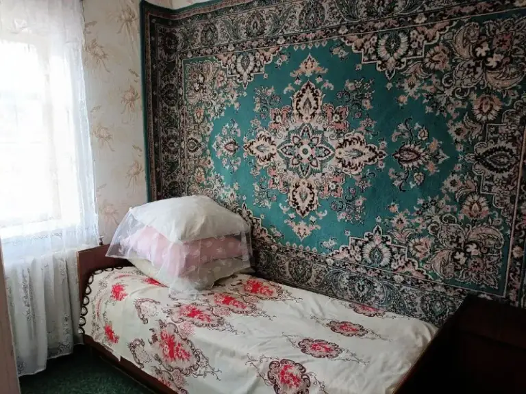 Сдаётся в аренду дом 🏡

🌇Донецк в будённовском районе, ул. Верхнекурганская. ( р- н заперевальная). 📌

✅В доме 3 комнаты, санузел, кухня, коридор.
⛽Газовое отопление, газовая колонка.
✅Свой отдельный двор.
🚘Машину можно ставить возле дома.
👍Есть вся необходимая мебель для комфортного проживания.

💰Стоимость аренды: 25000+ ком услуги. Залоговая сумма.

Для просмотра звоните:
📲☎️+79493454298;
📲☎️+79493758610
С ув. Ан" квартал+"

🛫Подписаться  |  дать объявление
📲Наш max - фотография - 5