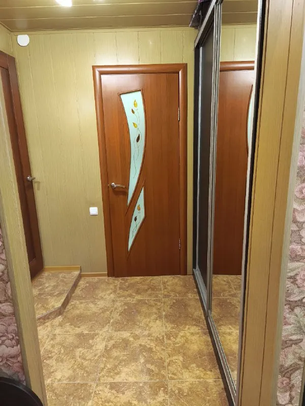🏡Продаётся 1-однокомнатная квартира
🌇Город: донецк днр
🏙️Район: петровский
🗺Ориентир загс

• Этажность–1/5 жилого дома

• Высокий цоколь
• Окна пластиковые, на окнах решетки
• Квартира без балкона
• Поменяны проводка, трубы и радиаторы
• Остаётся встроенная кухня и шкаф купе
• Вода идет каждый день
🔥Собственник

💴Цена: 2🍋300.000 рублей
☎️+7(949) 319-79-52

📨Подписаться - фотография - 1