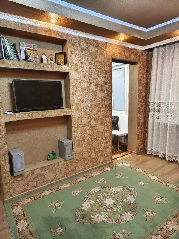 🏡Продаётся 1-однокомнатная квартира
🌇Город: донецк днр
🏙️Район: петровский
🗺Ориентир загс

• Этажность–1/5 жилого дома

• Высокий цоколь
• Окна пластиковые, на окнах решетки
• Квартира без балкона
• Поменяны проводка, трубы и радиаторы
• Остаётся встроенная кухня и шкаф купе
• Вода идет каждый день
🔥Собственник

💴Цена: 2🍋300.000 рублей
☎️+7(949) 319-79-52

📨Подписаться - фотография - 3