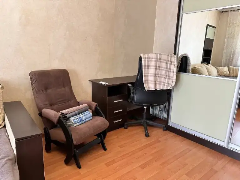 🏡Посуточно - собственник❗️
Аренда 1-однокомнатной квартиры

🌇Расположена в донецке, ориентир донецк - сити📌

✅Квартира крупногабаритная
✅Имеются другие варианты в разных районах донецка, цены от 4.500 ₽ ❤️

🐳 Вода постоянно (накопитель 750л+водонагреватель)
💼Отчётные документы!

🐶🐱🐢
🚬Курение разрешено на балконе.

💰Залог 5.000 р. , возвращается в течении дня, на карту гостя
Пишите/звоните - обязательно договоримся 🤝 6.000 рублей

📲☎️+79498523369
📲☎️+79192137781

📨Подписаться - фотография - 5