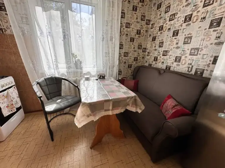 🏡Посуточно - собственник❗️
Аренда 1-однокомнатной квартиры

🌇Расположена в донецке, ориентир донецк - сити📌

✅Квартира крупногабаритная
✅Имеются другие варианты в разных районах донецка, цены от 4.500 ₽ ❤️

🐳 Вода постоянно (накопитель 750л+водонагреватель)
💼Отчётные документы!

🐶🐱🐢
🚬Курение разрешено на балконе.

💰Залог 5.000 р. , возвращается в течении дня, на карту гостя
Пишите/звоните - обязательно договоримся 🤝 6.000 рублей

📲☎️+79498523369
📲☎️+79192137781

📨Подписаться - фотография - 7