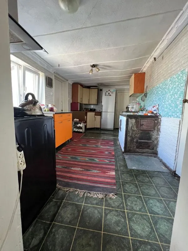 🏡Продаётся дом в кировском районе
🌇Город: донецк днр
11 Поселок, сокол

• Десять соток земли
• В доме четыре комнаты, кухня, туалет и ванная комната
• Есть газ, вода
• Есть сарай, площадка во дворе для двух авто
• Огород ухоженный, много клубники, малины, ежевики, много фруктовых деревьев
• Рядом школа, детский садик, магазины, остановки общественного транспорта
🔥Собственник

💴Цена: 3🍋800.000 рублей
☎️+7(949) 428-03-00 Светлана

📨Подписаться - фотография - 1