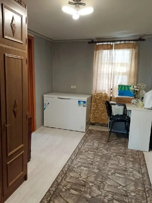 🏡Продаётся дом в кировском районе
🌇Город: донецк днр
11 Поселок, сокол

• Десять соток земли
• В доме четыре комнаты, кухня, туалет и ванная комната
• Есть газ, вода
• Есть сарай, площадка во дворе для двух авто
• Огород ухоженный, много клубники, малины, ежевики, много фруктовых деревьев
• Рядом школа, детский садик, магазины, остановки общественного транспорта
🔥Собственник

💴Цена: 3🍋800.000 рублей
☎️+7(949) 428-03-00 Светлана

📨Подписаться - фотография - 2