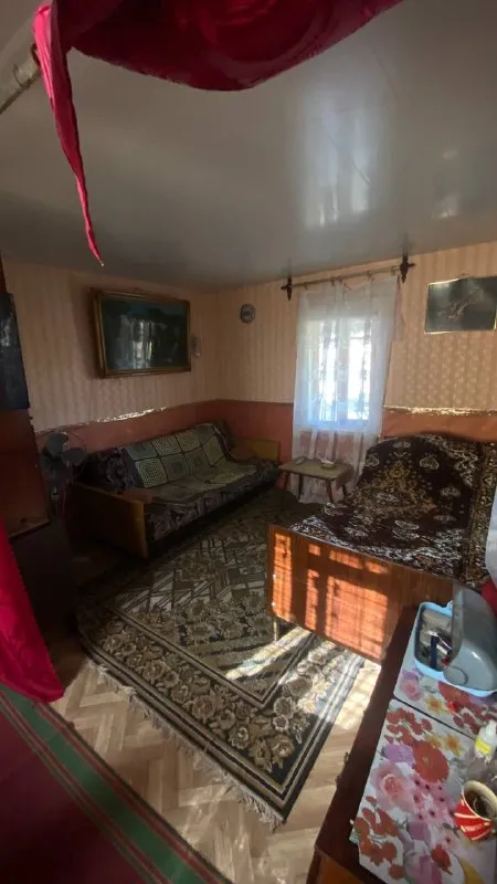 Продам дачу в закрытом обществе.
6 Соток земли, полив 2 раза в неделю.
Территория охраняется.
До водохранилища 500м, на территории общества есть свой ставок, можно купаться.
Ориентировочно харцызск.
Цена 350.000т
+79494559272 - фотография - 4