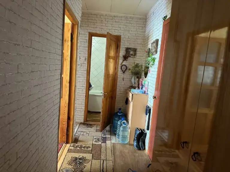 Продажа 2х-комнатной квартиры

🌆Донецк, кировский район текстильщик (пинтера 22)📍

✅9/9 Полноценный тех. Этаж

✅Квартира с хорошим косметическим ремонтом, балкон застеклён
✅Красивый вид из окна
✅Мебель остаётся, техника нет
📑Документы готовы

💰Цена 3 500 000 ₽

📲☎️+79493410484 Ан новый донбасс

Подписаться  |  дать объявление - фотография - 6