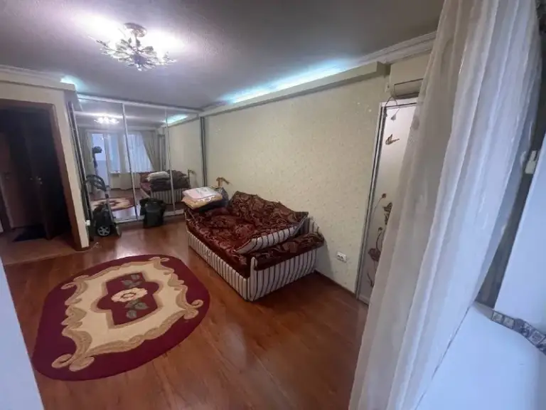 ☎️ +79490370636

Продажа однокомнатной квартиры !калининский район - ул. Пархоменко 4 ! Документы готовы!

Ориентир: парк строителей
📪Калининский р-н,
Ул. Пархоменко 4

Стройте свое пространство с агентством недвижимости «город».
Вы мечтаете - мы реализовываем 💫

📌3/9 ( Вода доходит, есть видео )
📌Дом кирпичный
📌Большая парковка
📌Квартира с ремонтом
📌Коммуникации поменяны, окна пластиковые!

📍Общая площадь: 42 квадратных метров

Не упустите свой шанс!

Стоимость данного объекта снижена 3.900.000💸

Данный квартал высоко ценится из-за своего уникального местоположения!
Благодаря чему в шаговой доступности:калининский рынок, супермаркеты,
Сквер,
Детские и спортивные площадки
Магазины, школы и садики !

☎️ +79490370636 - фотография - 2