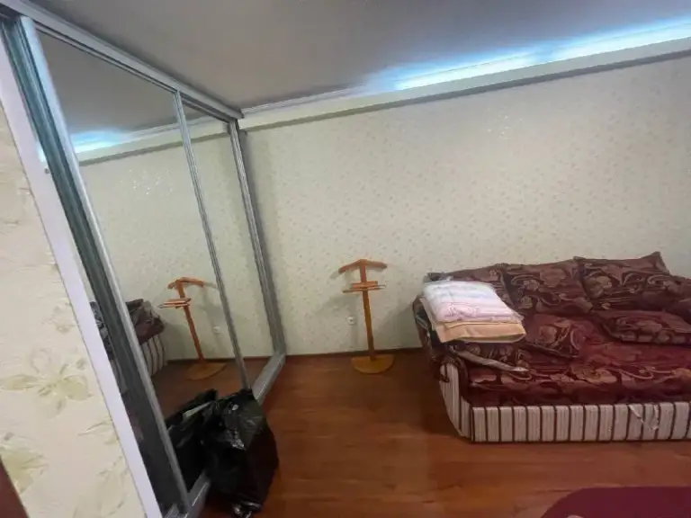 ☎️ +79490370636

Продажа однокомнатной квартиры !калининский район - ул. Пархоменко 4 ! Документы готовы!

Ориентир: парк строителей
📪Калининский р-н,
Ул. Пархоменко 4

Стройте свое пространство с агентством недвижимости «город».
Вы мечтаете - мы реализовываем 💫

📌3/9 ( Вода доходит, есть видео )
📌Дом кирпичный
📌Большая парковка
📌Квартира с ремонтом
📌Коммуникации поменяны, окна пластиковые!

📍Общая площадь: 42 квадратных метров

Не упустите свой шанс!

Стоимость данного объекта снижена 3.900.000💸

Данный квартал высоко ценится из-за своего уникального местоположения!
Благодаря чему в шаговой доступности:калининский рынок, супермаркеты,
Сквер,
Детские и спортивные площадки
Магазины, школы и садики !

☎️ +79490370636 - фотография - 6