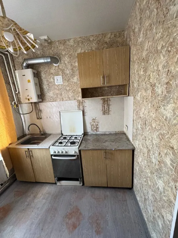 Продам 2-х комнатную квартиру !

🌇Харцызск, центр.   Ул. Сергея лазо. 📌

✅Общая площадь 48.4 кв. М, 1 этаж 2 этажного дома.
✅Комнаты раздельные, состояние жилое, есть кладовая.
✅Окна пластиковые, стоят решетки.

📑Документы готовы, прописанных нет.
👍Хорошее расположение : школа, детский сад, магазины, рынок, автовокзал.

💰Цена 3 200 000 ₽

📲☎️+79493418412 Лилия ан терем

🛫Подписаться  |  дать объявление
📲Наш max - фотография - 8