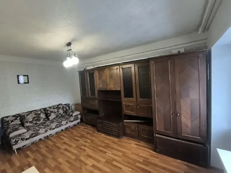 Продажа однокомнатной квартиры в центре донецка ворошиловский район!

Стройте свое пространство с агентством недвижимости город
Вы мечтаете - мы реализовываем💫

Лучшая локация города 🌆
Набережная - площадь ленина
Площадь конституции 4

☎️+79495138558

📄Прописанных нет.
📄Документы готовы к быстрой сделке.

📌Общая квадратура 30 кв м
📌4Тый этаж из 5
📌Квартира теплая
📌Вода по графику
📌Установлены пластиковые окна
📌Коммуникации поменяны
📌Застекленная лоджия
📌Требуется косметический ремонт
📌В квартире остается вся мебель и техника

Транспортная развязка в любую точку города
Магазины, супермаркеты
Кафе, рестораны и т. Д

Стоимость 3 600 000 ₽
Реальному покупателю возможен торг!
Ключи в агентстве, показ в любое время!

☎️+79495138558 - фотография - 1