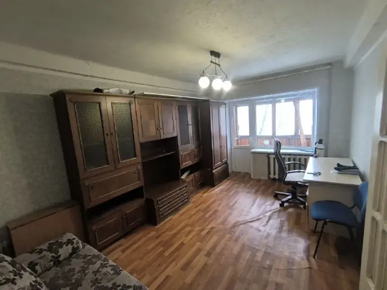 Продажа однокомнатной квартиры в центре донецка ворошиловский район!

Стройте свое пространство с агентством недвижимости город
Вы мечтаете - мы реализовываем💫

Лучшая локация города 🌆
Набережная - площадь ленина
Площадь конституции 4

☎️+79495138558

📄Прописанных нет.
📄Документы готовы к быстрой сделке.

📌Общая квадратура 30 кв м
📌4Тый этаж из 5
📌Квартира теплая
📌Вода по графику
📌Установлены пластиковые окна
📌Коммуникации поменяны
📌Застекленная лоджия
📌Требуется косметический ремонт
📌В квартире остается вся мебель и техника

Транспортная развязка в любую точку города
Магазины, супермаркеты
Кафе, рестораны и т. Д

Стоимость 3 600 000 ₽
Реальному покупателю возможен торг!
Ключи в агентстве, показ в любое время!

☎️+79495138558 - фотография - 2