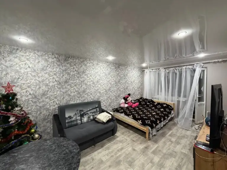 🏡Аренда. Посуточно (краткосрочно).
1-К. Кв. В центре донецка. (донецк, ул.50 лет ссср).

• Вода холодная/горячая 24/7.
• Стоит накопительный бак и водонагреватель.

• Просторная, уютнaя квартира для кoмфортного пpоживания.
• Квартира укомплектована мебелью и техникой.

• В шаговой доступности донбасс арена, набережная, автостанция крытый, продуктовые магазины.

• В квартире нельзя: курить, устраивать вечеринки, нарушать закон о тишине.

📞Контактный номер телефона: 📲 +79493482530 надежда.

📍Без предоплат! Оплата только по факту заселения!

📨Подписаться - фотография - 1