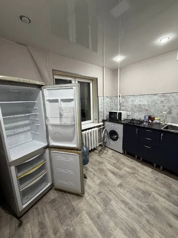 🏡Аренда. Посуточно (краткосрочно).
1-К. Кв. В центре донецка. (донецк, ул.50 лет ссср).

• Вода холодная/горячая 24/7.
• Стоит накопительный бак и водонагреватель.

• Просторная, уютнaя квартира для кoмфортного пpоживания.
• Квартира укомплектована мебелью и техникой.

• В шаговой доступности донбасс арена, набережная, автостанция крытый, продуктовые магазины.

• В квартире нельзя: курить, устраивать вечеринки, нарушать закон о тишине.

📞Контактный номер телефона: 📲 +79493482530 надежда.

📍Без предоплат! Оплата только по факту заселения!

📨Подписаться - фотография - 2