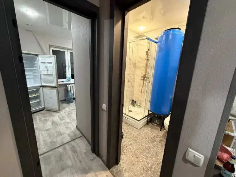 🏡Аренда. Посуточно (краткосрочно).
1-К. Кв. В центре донецка. (донецк, ул.50 лет ссср).

• Вода холодная/горячая 24/7.
• Стоит накопительный бак и водонагреватель.

• Просторная, уютнaя квартира для кoмфортного пpоживания.
• Квартира укомплектована мебелью и техникой.

• В шаговой доступности донбасс арена, набережная, автостанция крытый, продуктовые магазины.

• В квартире нельзя: курить, устраивать вечеринки, нарушать закон о тишине.

📞Контактный номер телефона: 📲 +79493482530 надежда.

📍Без предоплат! Оплата только по факту заселения!

📨Подписаться - фотография - 3
